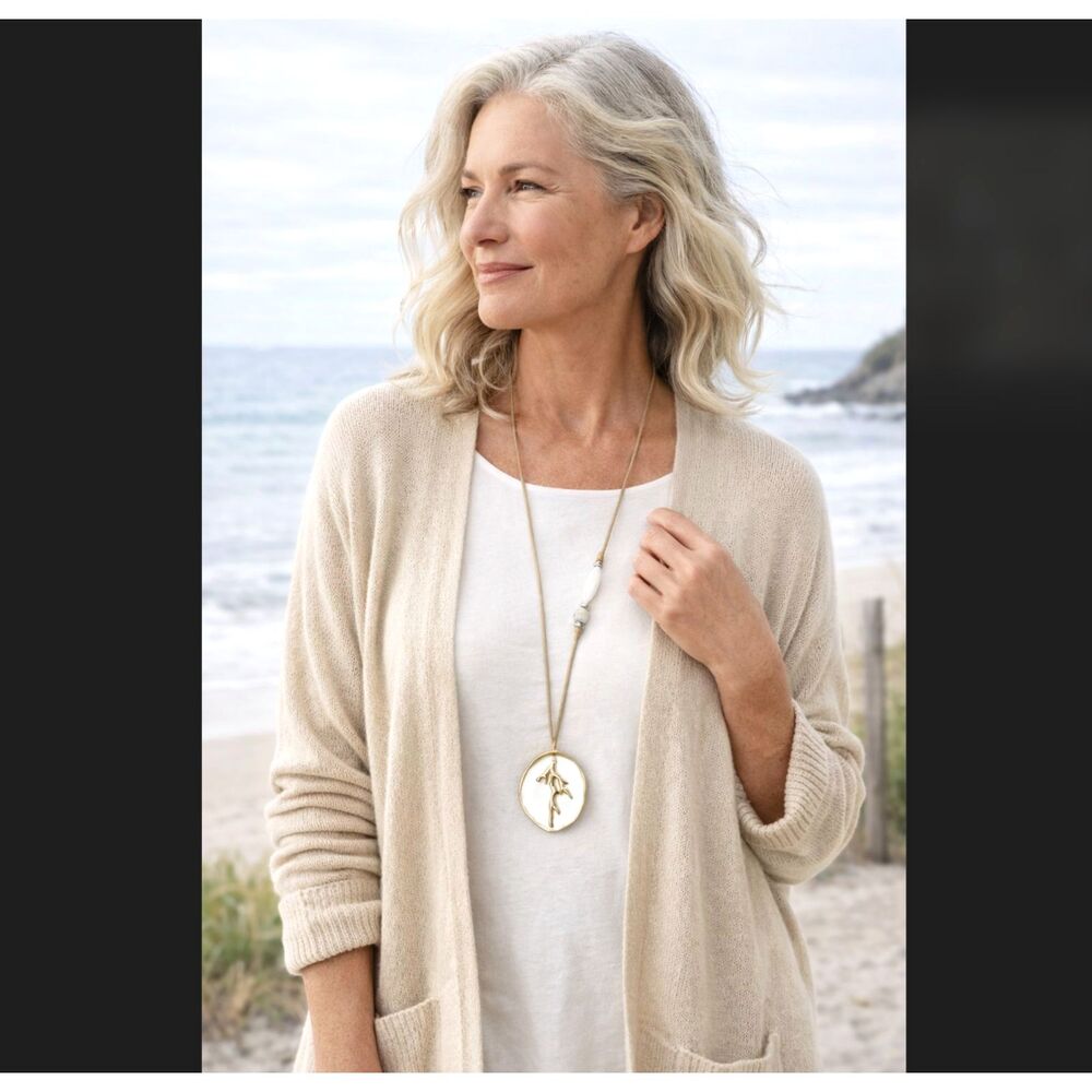 J Jill Sand Dollar Coral Necklace Gold White Pendant Coastal Boho Adjustable NWT